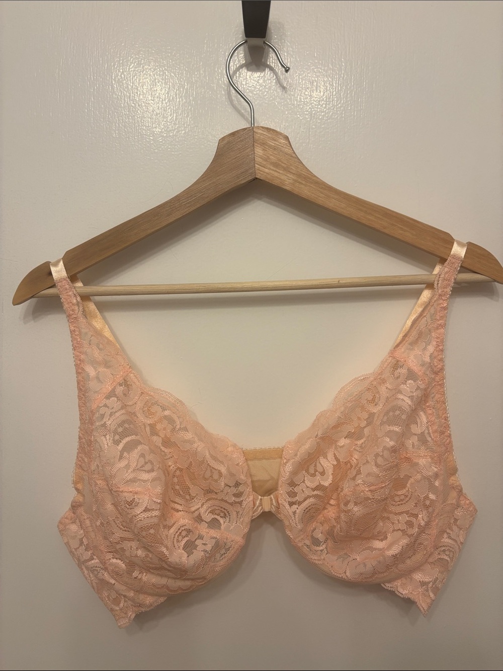 Victoria's Secret Pink Lace Underwire Bra - Front Clasp